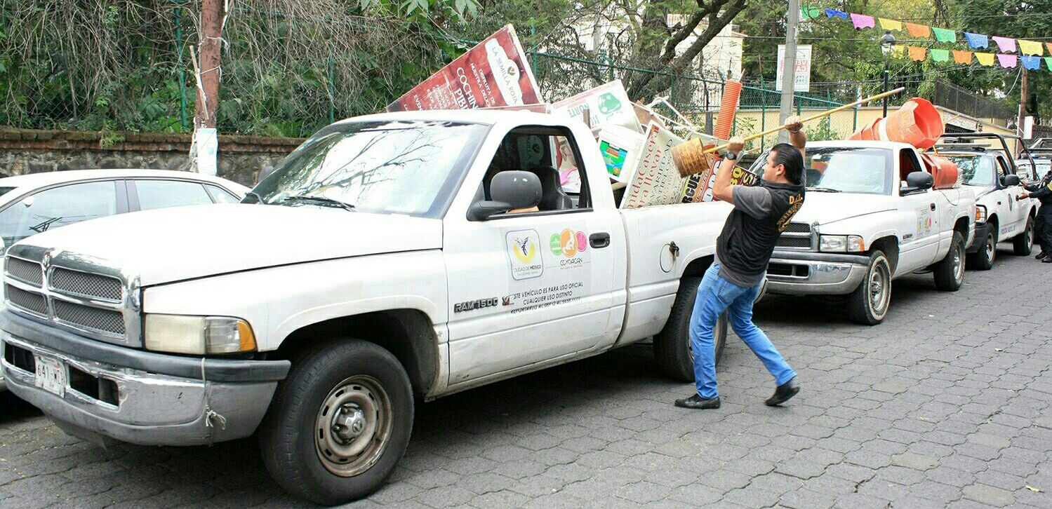 Retira Coyoacán 65 puestos ambulantes ilegales