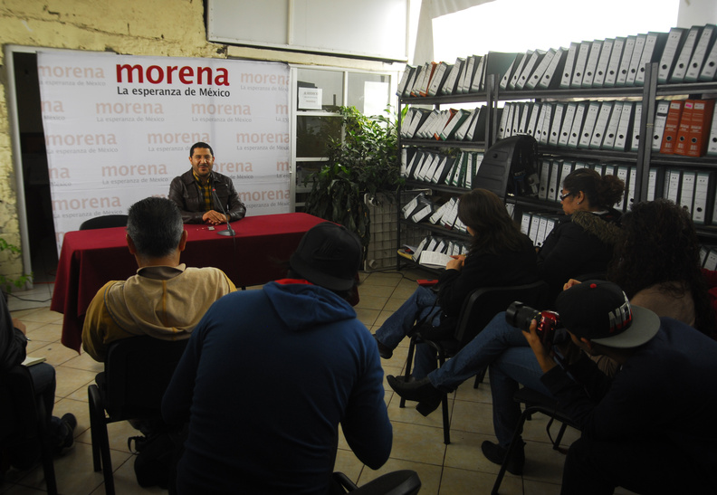 Chocan Morena y PRD, ahora, por costo boleto Metro