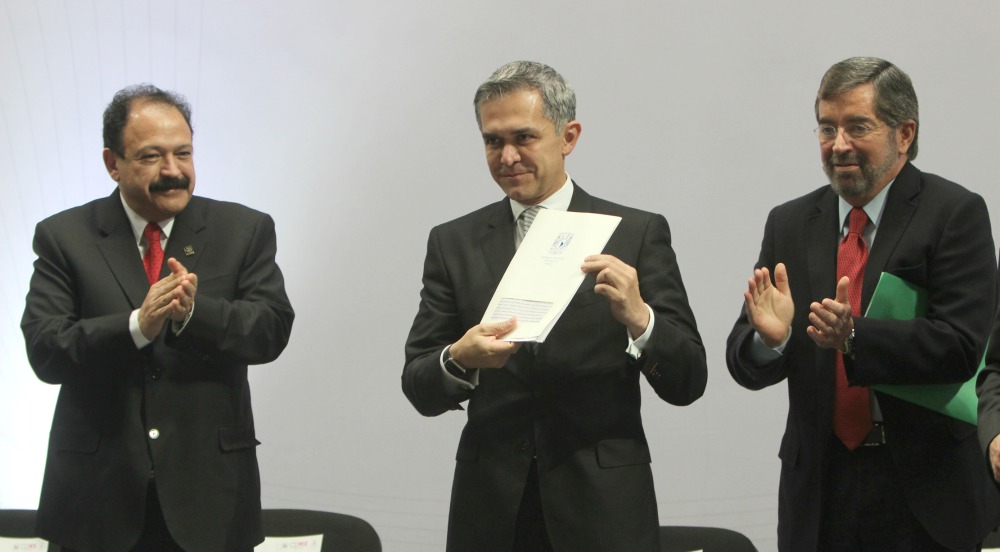 Formaliza Mancera propuesta para permitir uso medicinal de mariguana