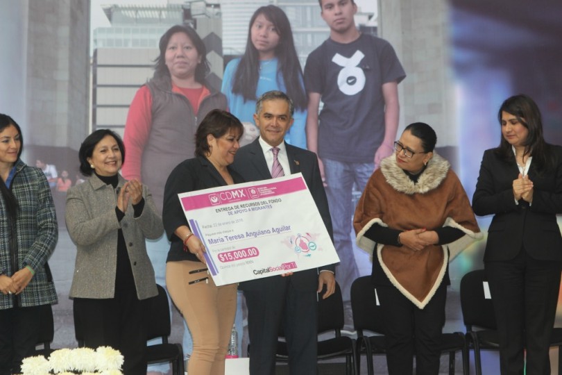 Da GDF apoyo económico a 294 migrantes