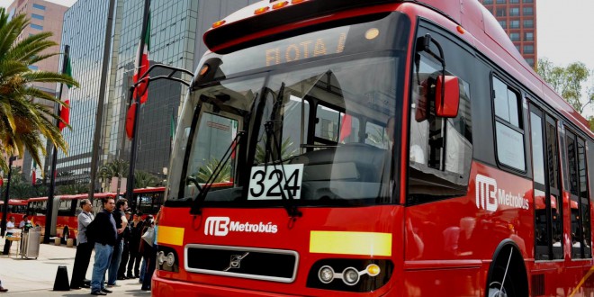 Plantea Morena transporte gratuito para estudiantes