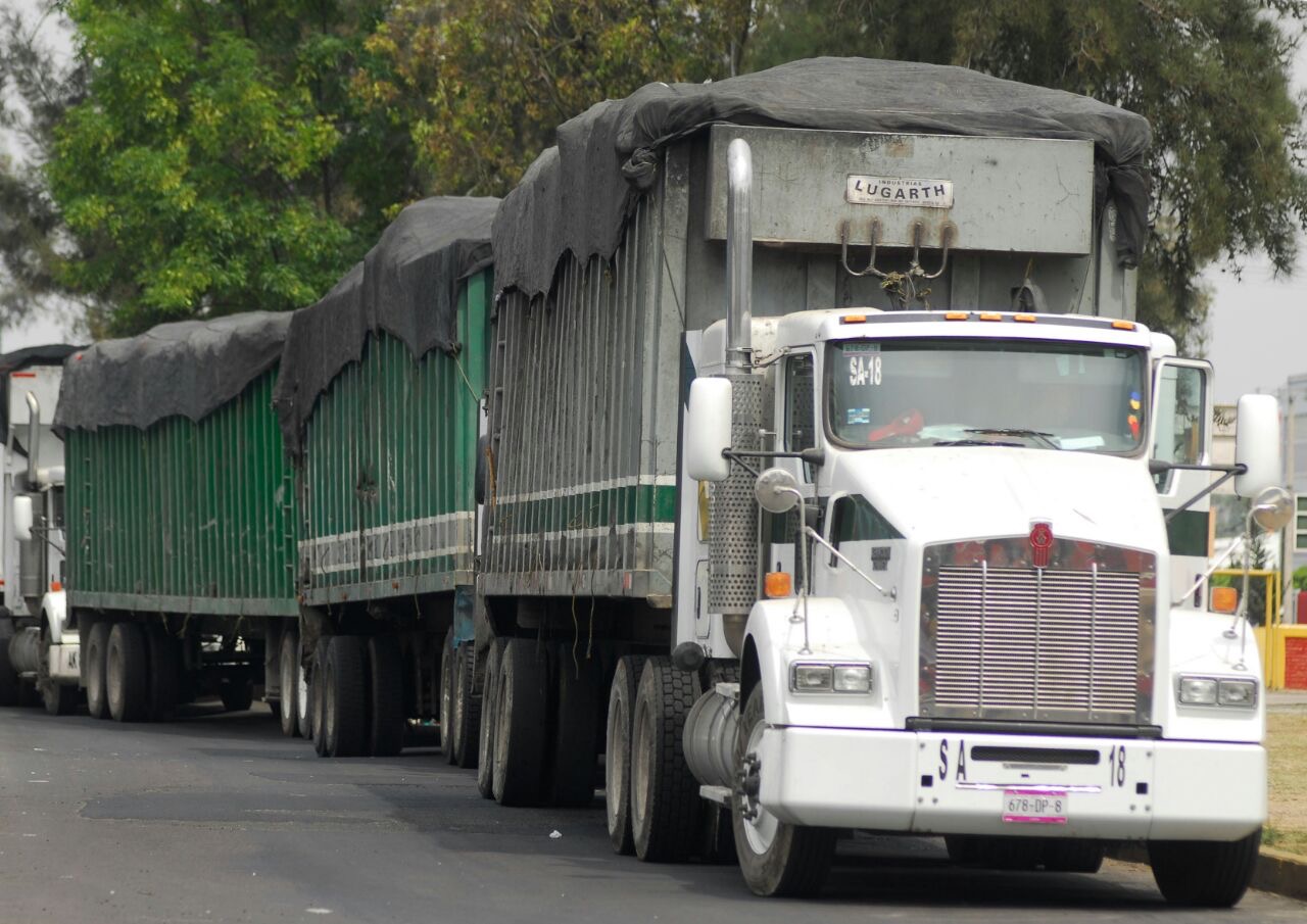 Ordenan al transporte de carga en la CdMx