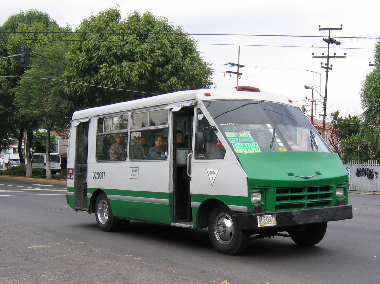 Va CdMx por destrucción de microbuses; esta semana serán 700