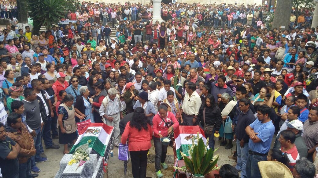 Suman 8 muertos en Oaxaca y detienen a ex líder de la CNTE en Michoacán