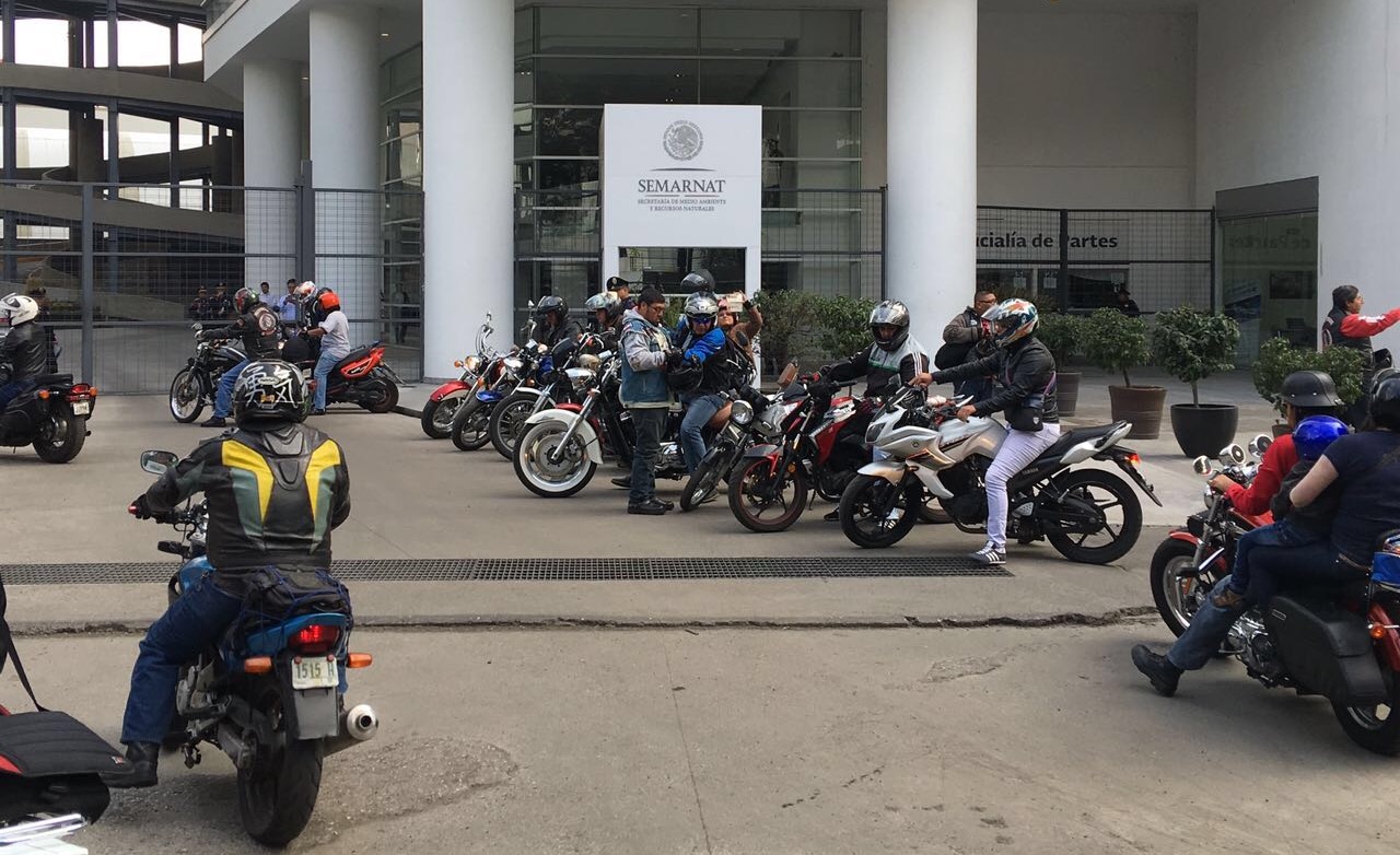Piden motos excentar verificación en la CdMx