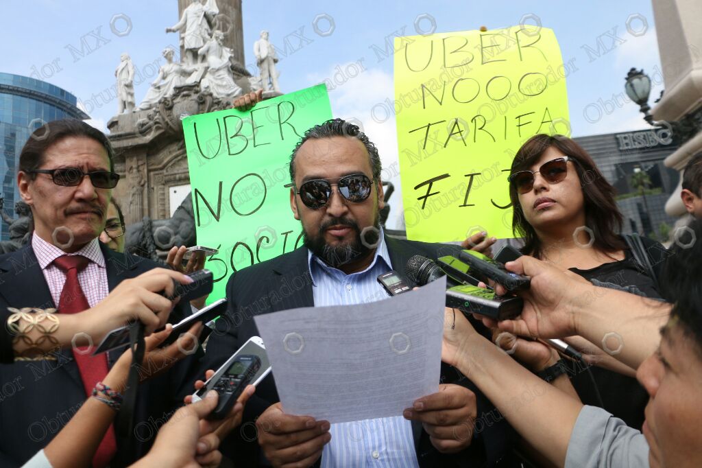Impiden a choferes de Uber llegar al Ángel de la Independencia