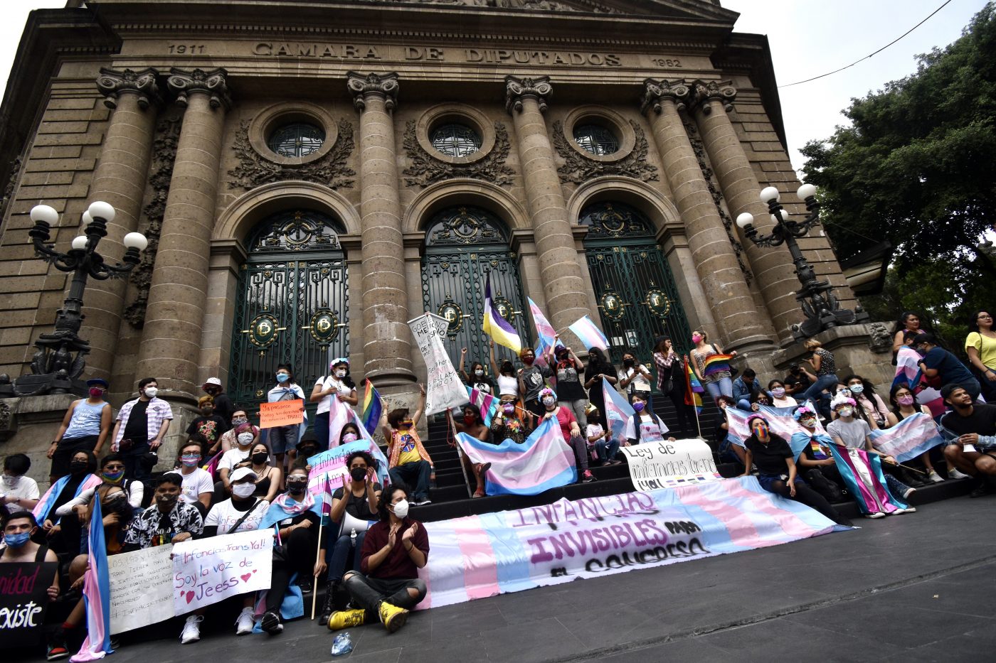Infancia trans manifestación frente al Congreso de la CDMX