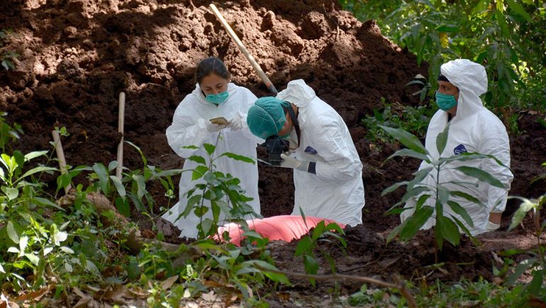 ¿Qué son las fosas clandestinas en México?