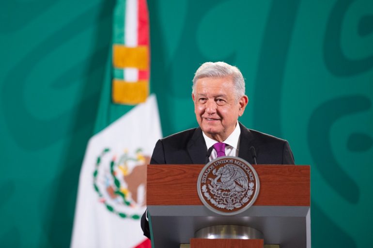 AMLO se enojó por su hermano recibiendo dinero