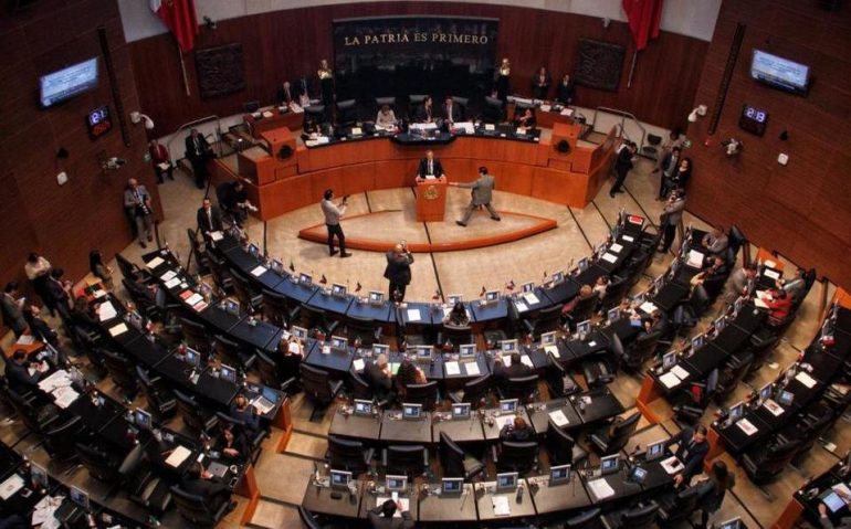 Discuten política económica y exterior en el Senado. 