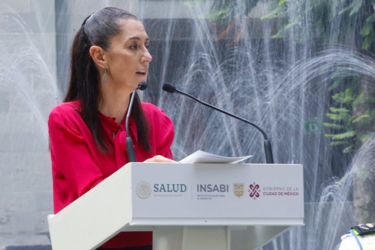 Plantea Sheinbaum revisión del semáforo epidemiológico