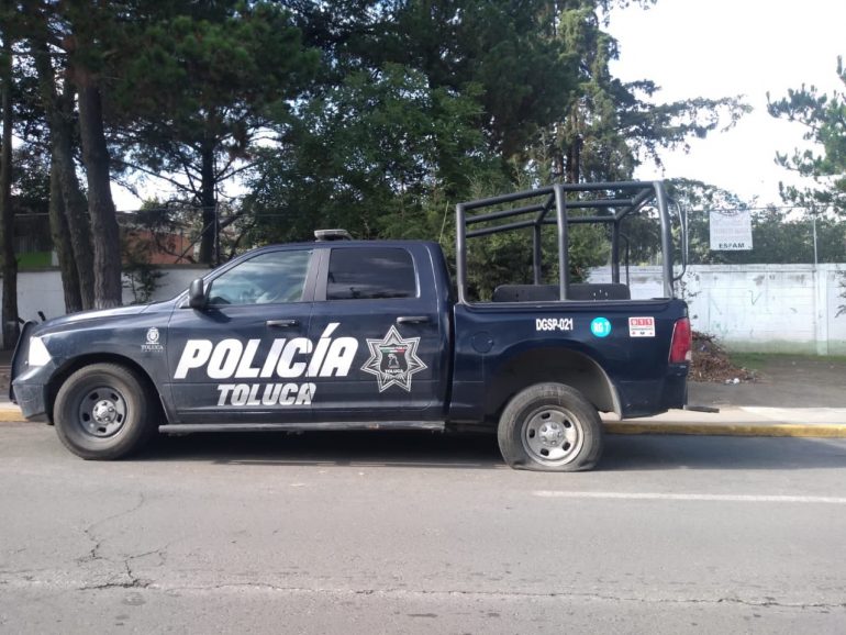 Abandono de patrullas y falta de mantenimiento es denunciado por vecinos y policías en Toluca