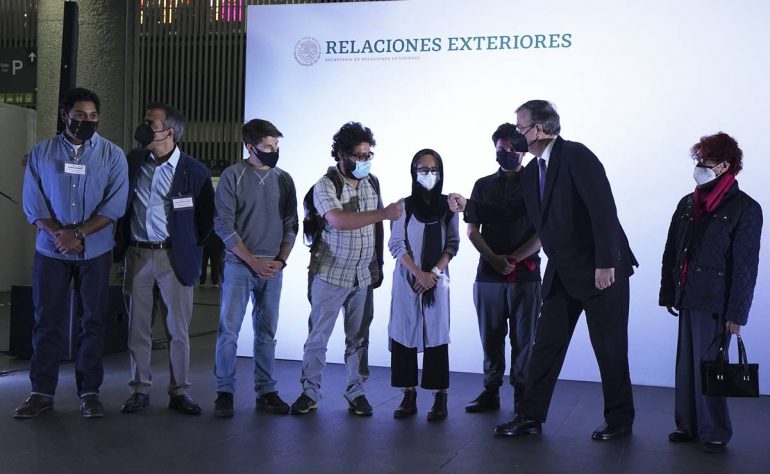 México ayuda a periodistas de Kabul