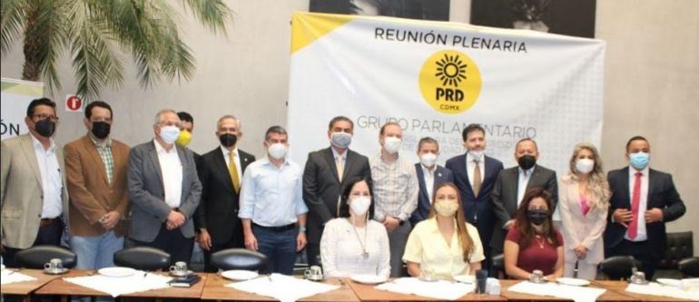 Ratifican a Víctor Lobo como coordinador de PRD en Congreso local