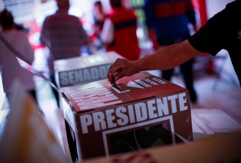 Decreto sobre revocación debe aplicarse: Monreal