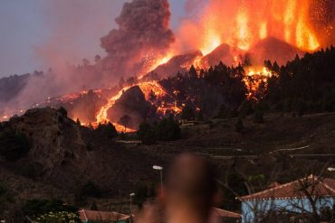 Aumenta actividad explosiva en volcán de La Palma