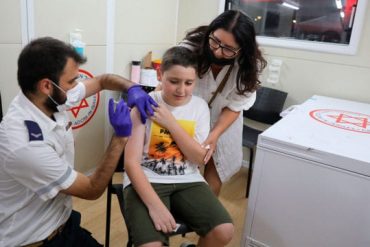 Niños menores con enfermedades recibirán vacuna anticovid