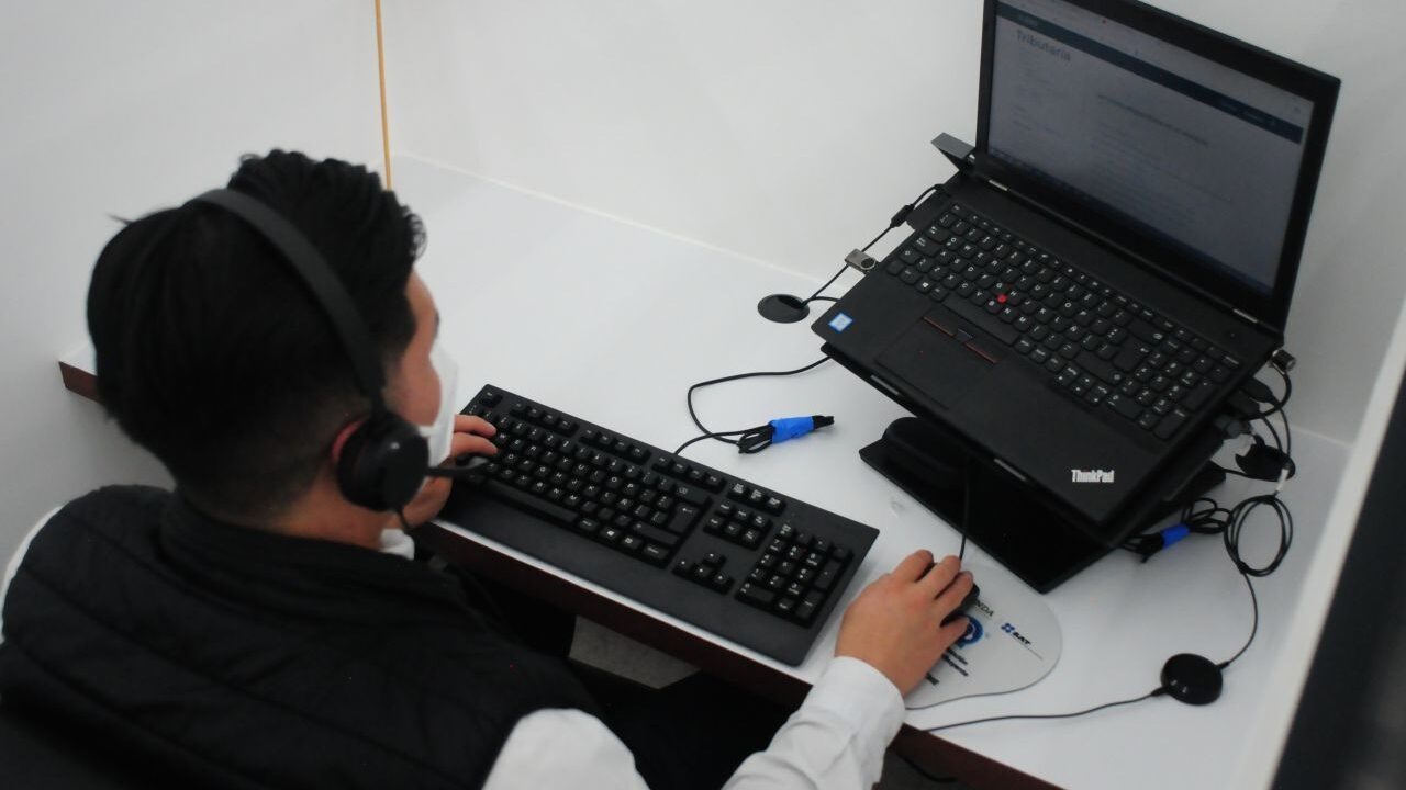 SAT lanza aplicación y recibe ciberataque