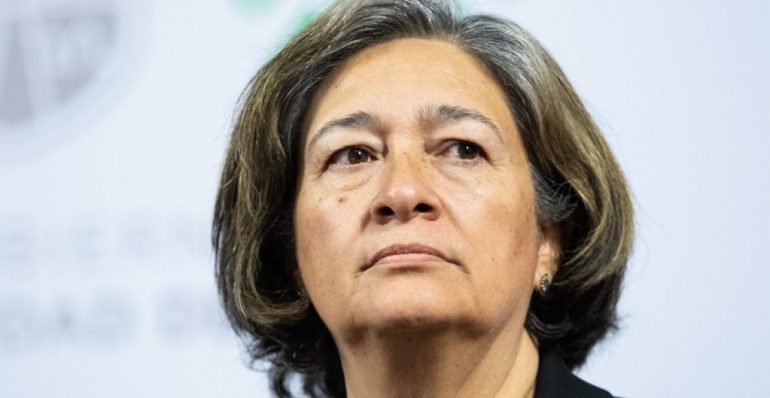 Hija de Serranía está en Francia becada por Conacyt