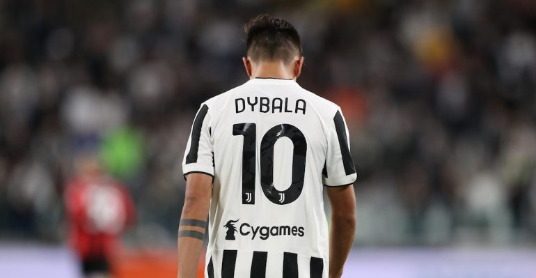 Juventus y Milán dividen puntos en Turín