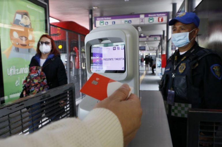 El Metrobús ya se podrá pagar con tarjeta bancaria