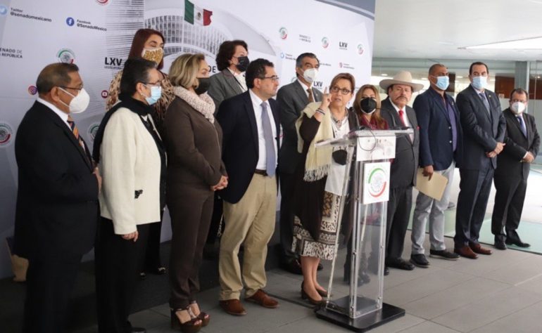 Morenistas calificaron de circo mediático a oposición