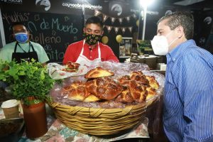 Miles disfrutan fiesta cultural de Día De Muertos en Coyoacán 