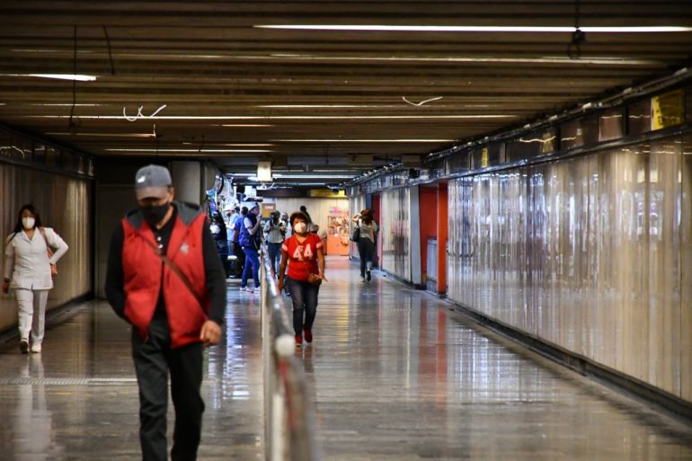 Metro dice haber retirado ambulantes de 7 estaciones