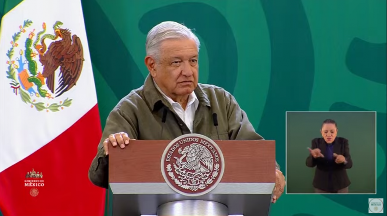  Inasistencia de AMLO genera polémica