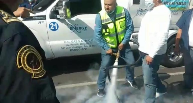 Acusan a gasero por tentativa de homicidio. Sheinbaum defiende a policías