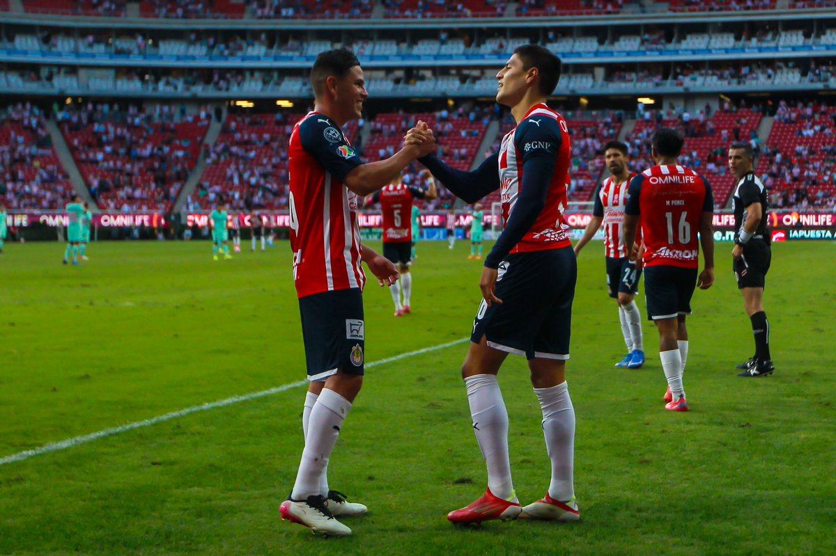 Chivas Toluca Chivas logra los tres puntos en casa contra el Toluca