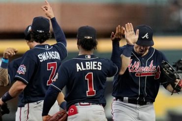 Bravos vence a los Astros en el primero de la Serie Mundial