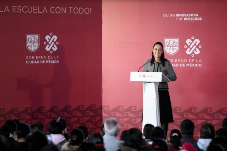 Sheinbaum desaira a alcaldes de oposición y polariza