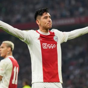 Edson Álvarez renueva contrato con el Ajax