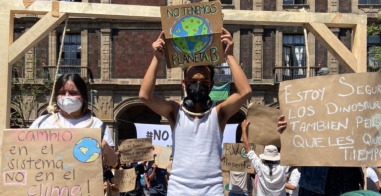 Jóvenes ambientalistas contra Reforma Eléctrica de AMLO