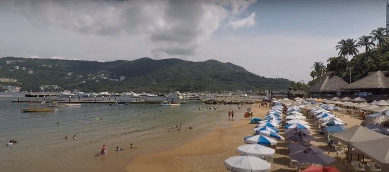 Balacera en playa Majahua