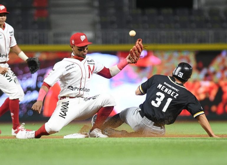 Después de una potente tarde de picheo y en duelo que permaneció cerrado durante siete episodios, los Diablos cayeron ante Oaxaca y perdieron el 2do duelo de la serie