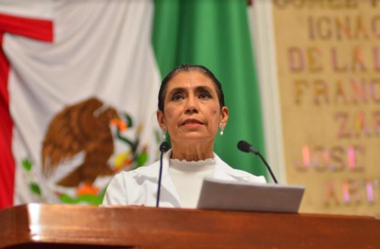 Mucha política en comparecencia de secretaria de Salud. Infodemia, acusa ella