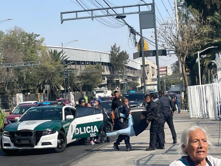 Suspenden a policías que agredieron a diputada y a su familia