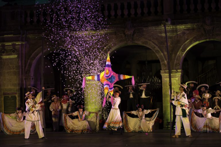 El Ballet Folklórico de México presenta el espectáculo “Navidades en México”