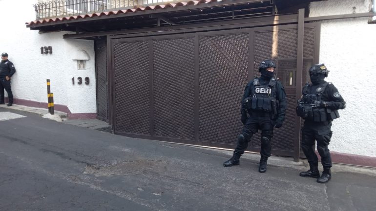 Catean inmuebles ligados a exfuncionario de Mancera