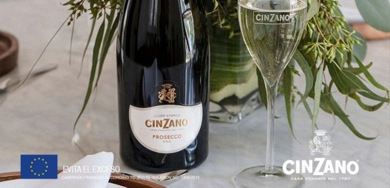 En estas fiestas celebrar con Cinzano Prosecco, una buena opción