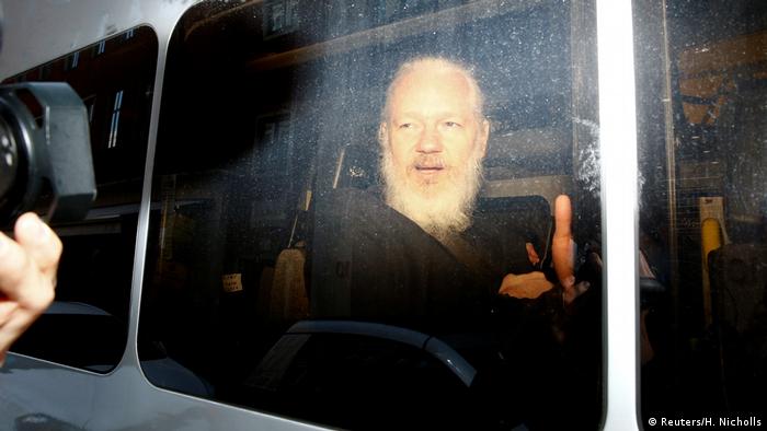 Londres aprueba extradición de Assange