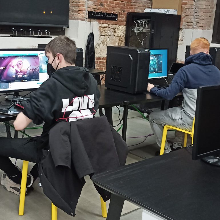 Compañías de armas financian videojuegos violentos