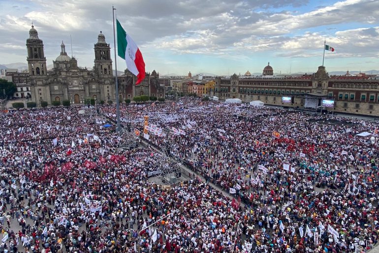 AMLO presume logros en Tercer Informe
