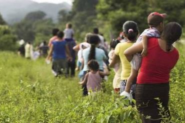 Nestora Salgado urge dictaminar Ley de desplazamiento forzado