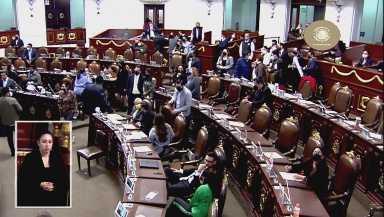 Diputados abandonan sesión y rompen quórum. No han aprobado el Paquete Económico