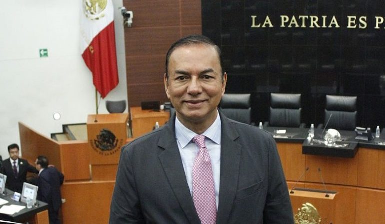 Detienen a secretario técnico del Senado
