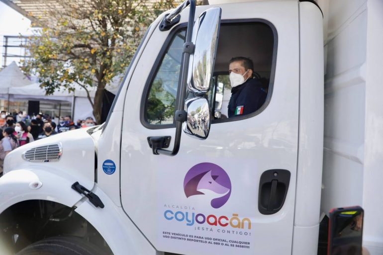 Renuevan camiones de servicio en Coyoacán