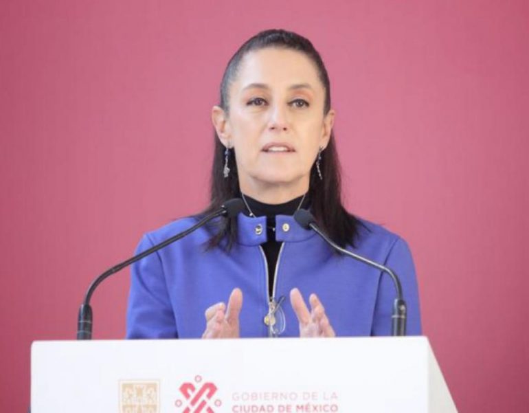 No cambiar de posición política, responde Sheinbaum sobre dichos de Monreal